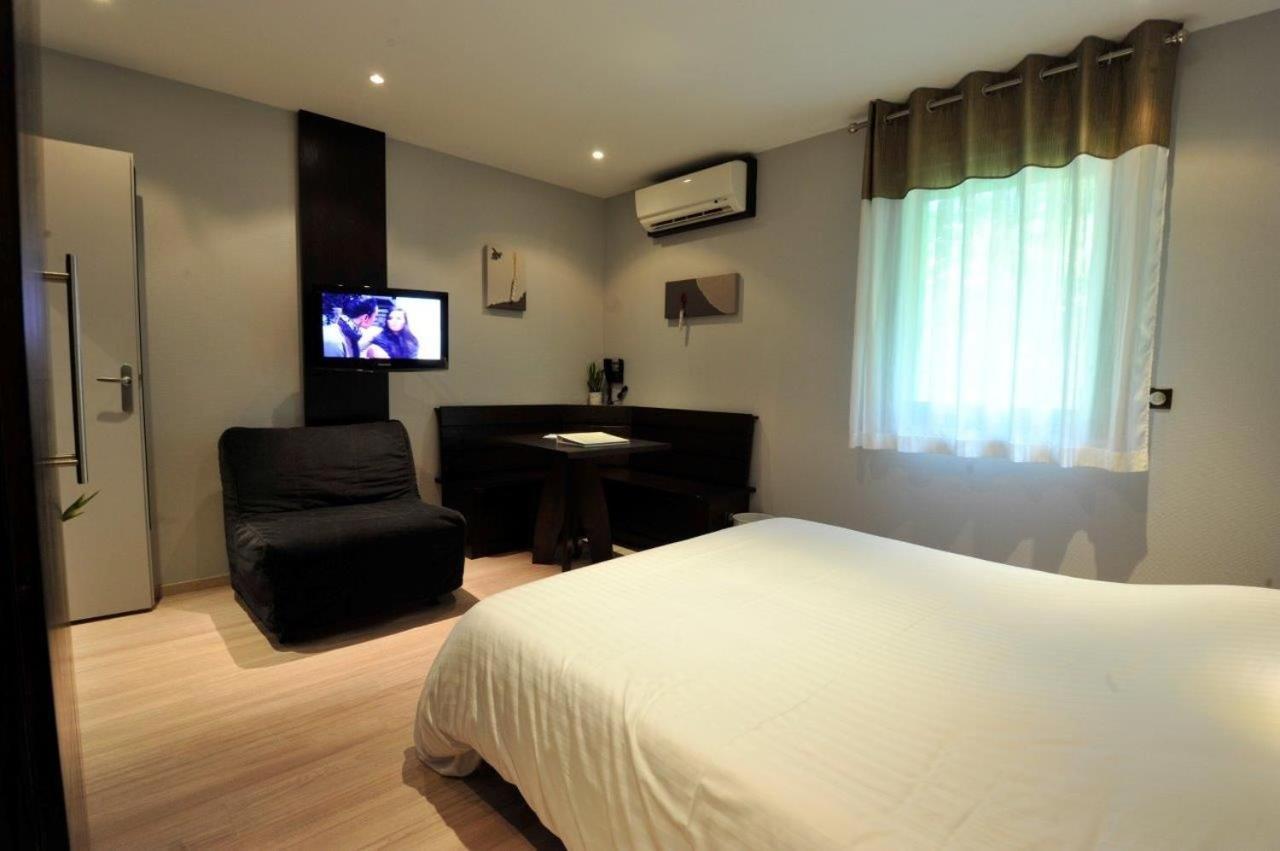 Logis Cottage Hotel Vandoeuvre-les-Nancy Ngoại thất bức ảnh