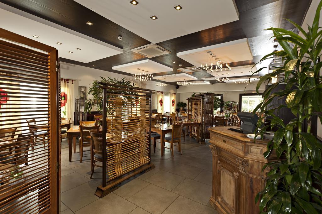 Logis Cottage Hotel Vandoeuvre-les-Nancy Ngoại thất bức ảnh